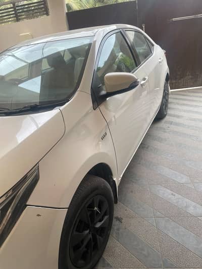 Toyota Corolla GLI 2020 1300 cc super white 9/10 condition