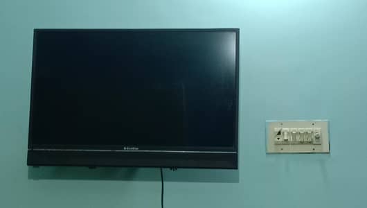 ecostar 32 inch led tv 10/10 condition no remote