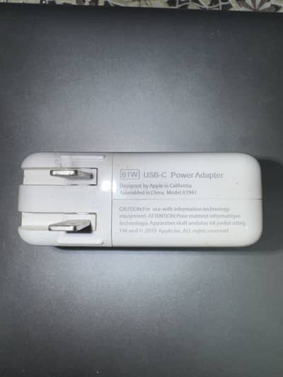 MacBook charger 61 W 1.5 meter long wire C