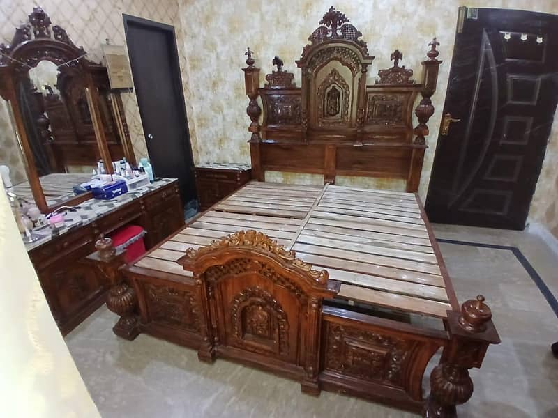 king bed/master bed/bed/dressing/table 0