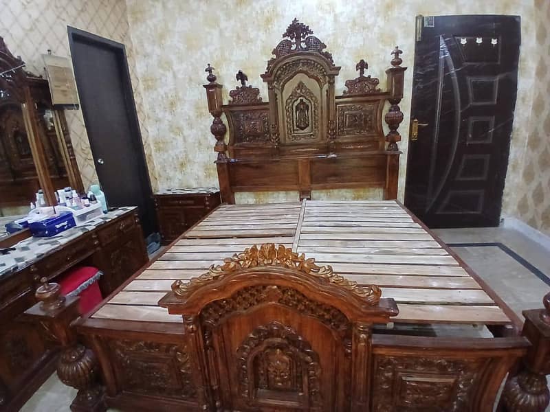 king bed/master bed/bed/dressing/table 1