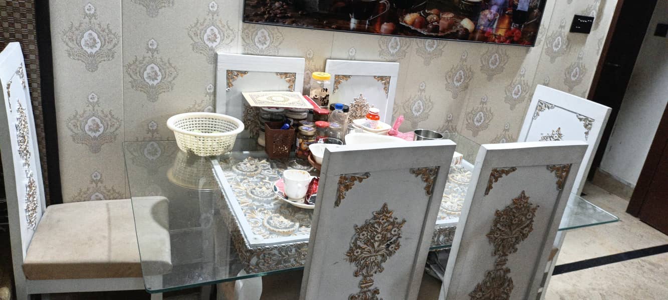 six seater dining table 0
