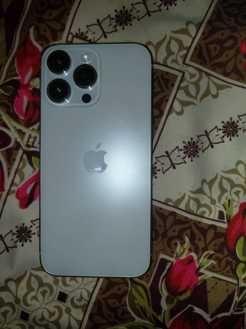 Apple iPhone 14 Pro Max 3