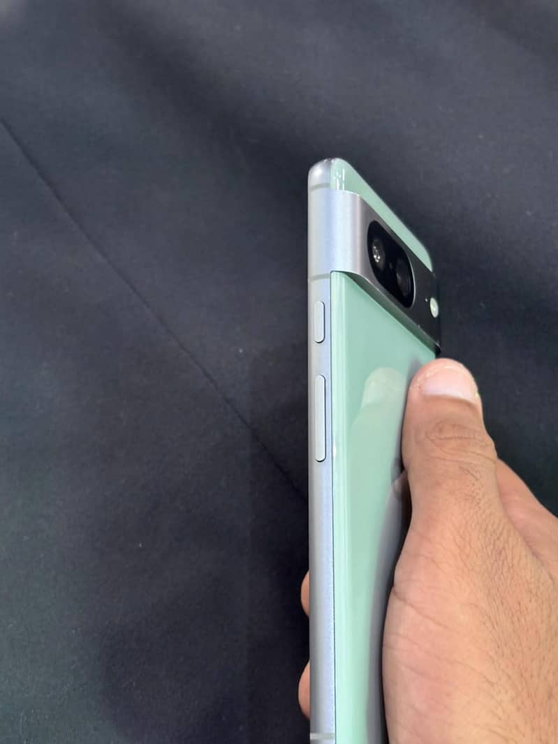 Google Pixel 8 2