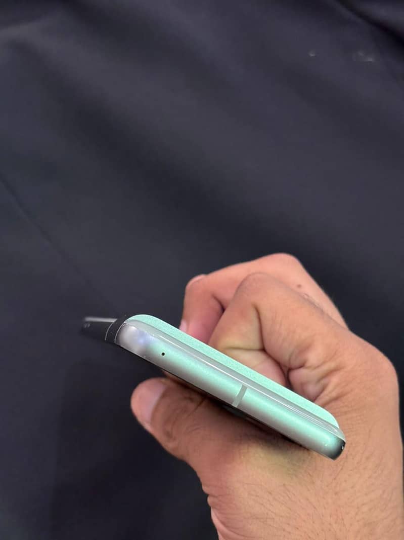Google Pixel 8 3