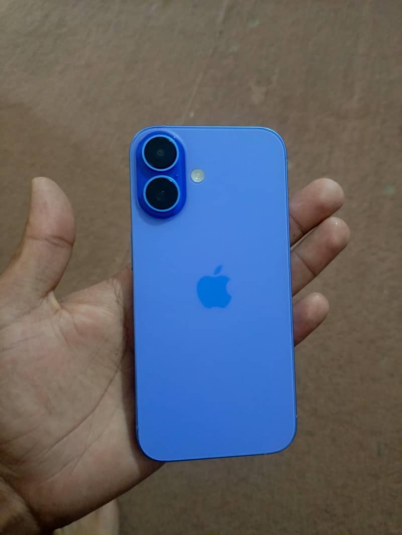 Apple iPhone 16 1