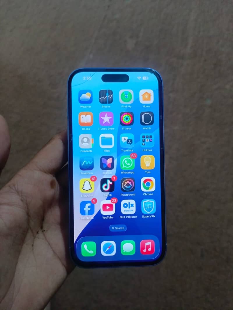 Apple iPhone 16 7