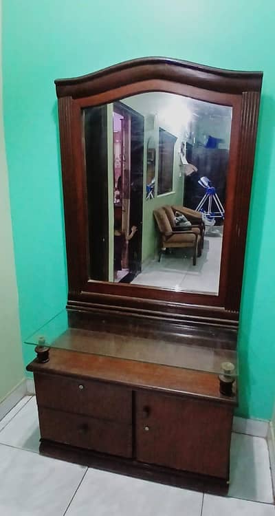 Dressing table