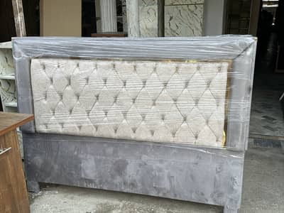 Used and new beds and sofs