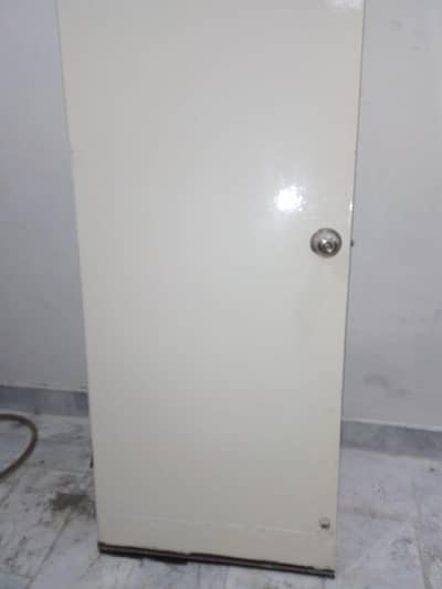 Ply doors and wash basin