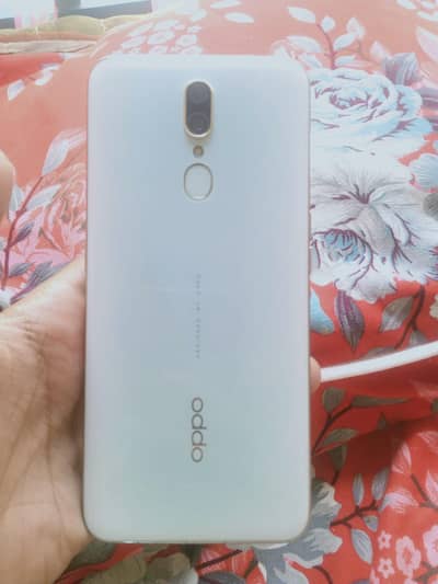 OPPO f11 All okay 8/256gp urgent sale Good battery timing