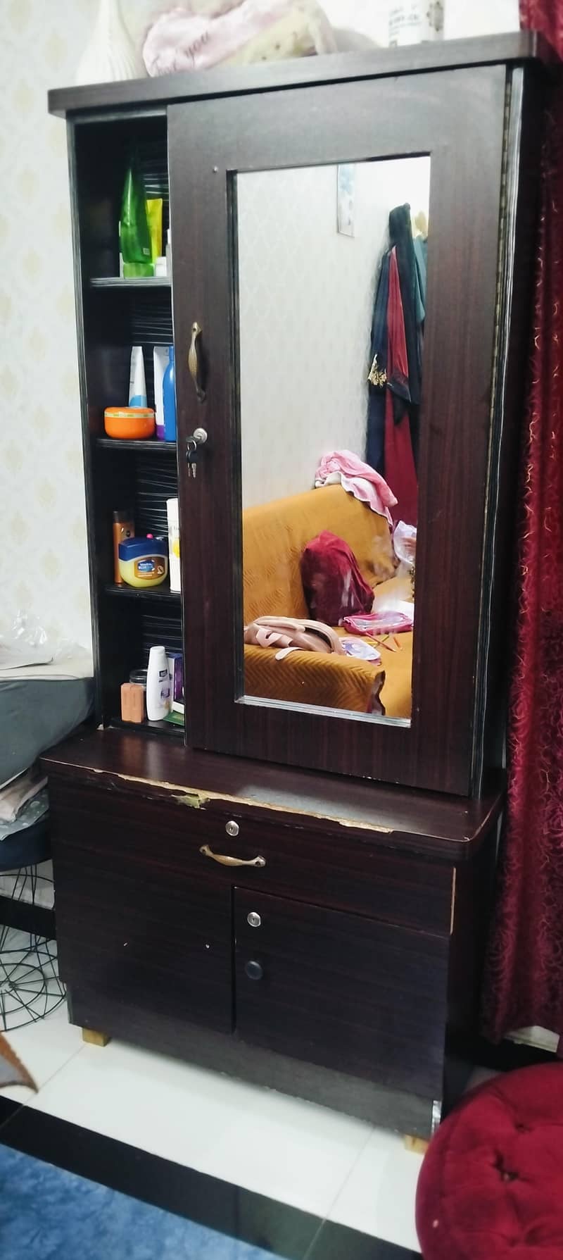 dressing table 0