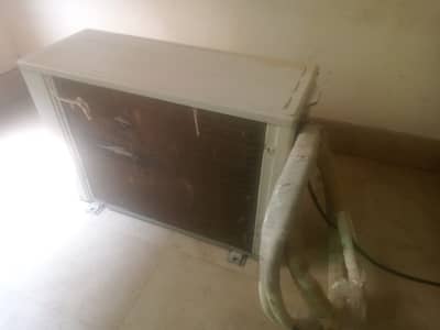 Dawlance Avante Inverter 30 Split AC (1.5 Ton) – Excellent Condition