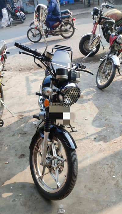 Suzuki GS 150 Model 2022 | Alloy Rims | Self Start | Lahore Registered
