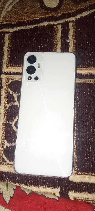 Infinix Hot 12
