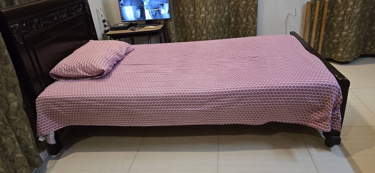 Single Bed (6.5x3.5×1.25) 1