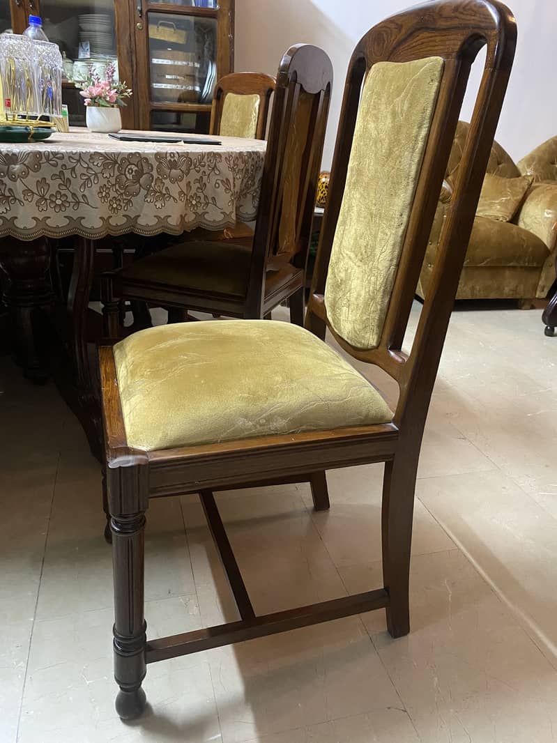 Dinning table with chairs 1