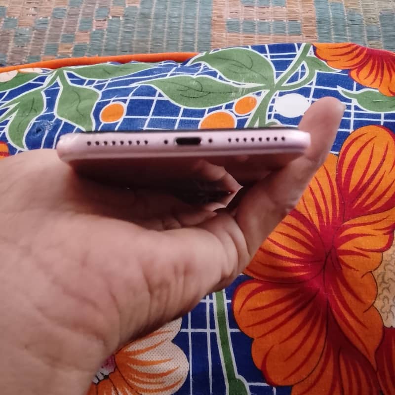 Apple iPhone 7 Plus 4