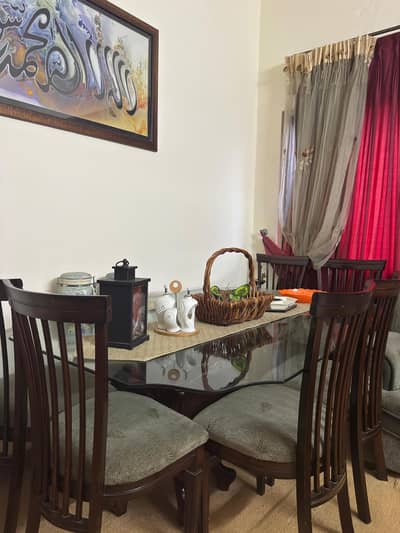 Dinning Table with 6 Chairs