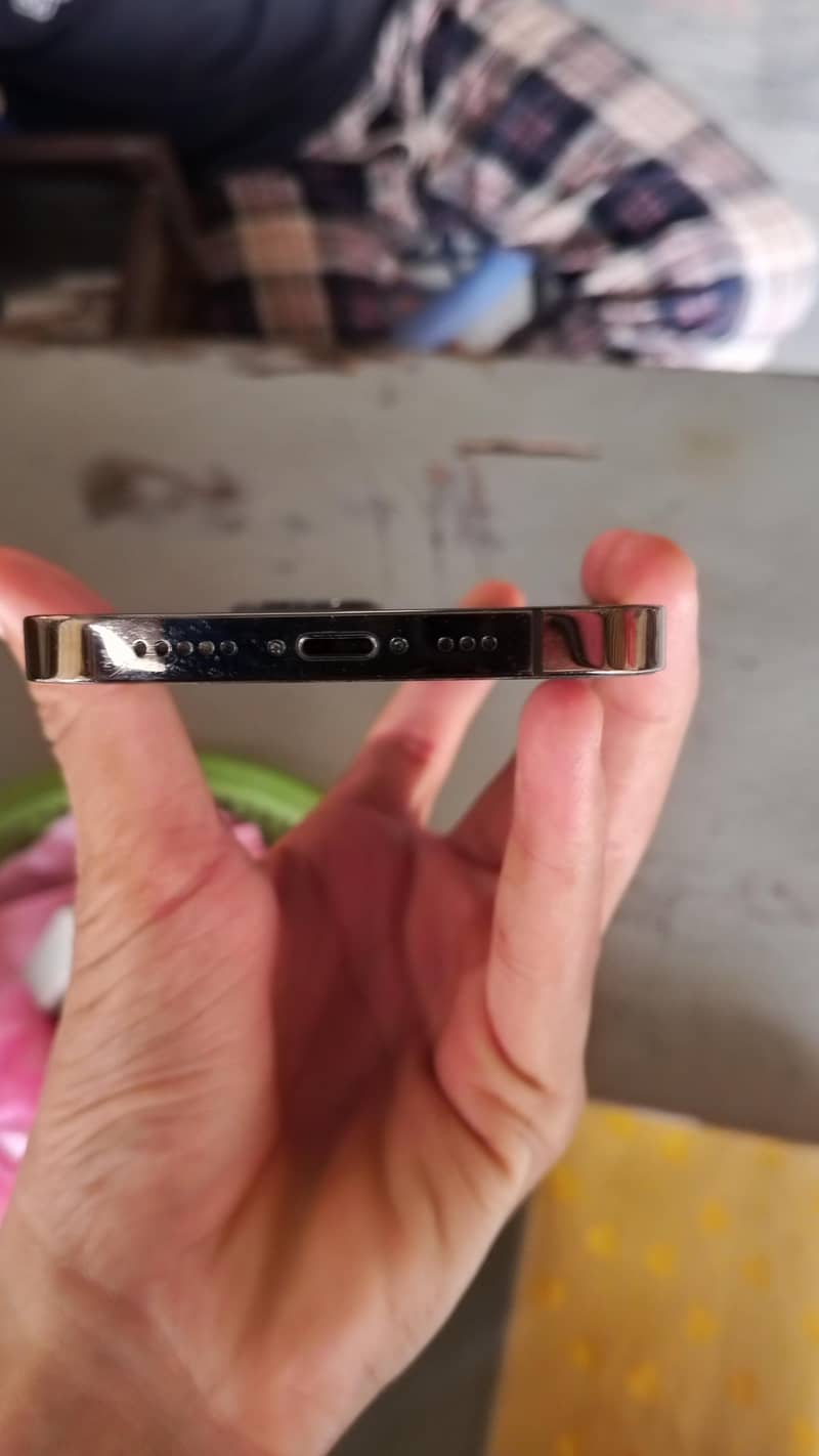 Apple iPhone 12 Pro 2
