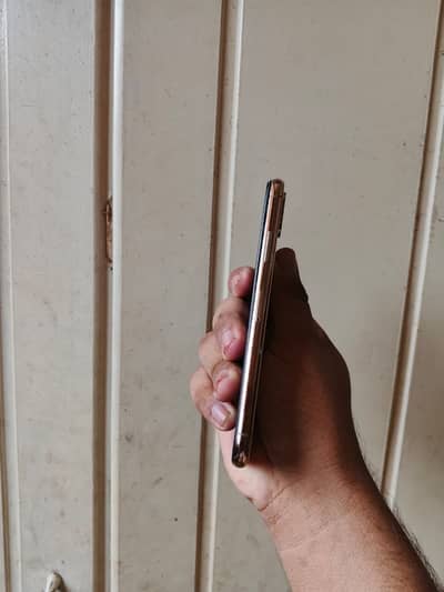 Apple iPhone XS.