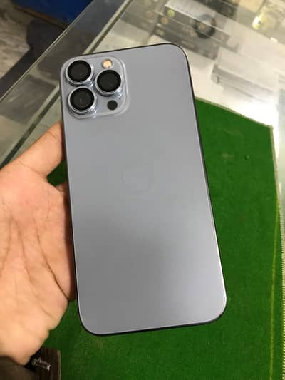 I phone 13 pro Max lach pic