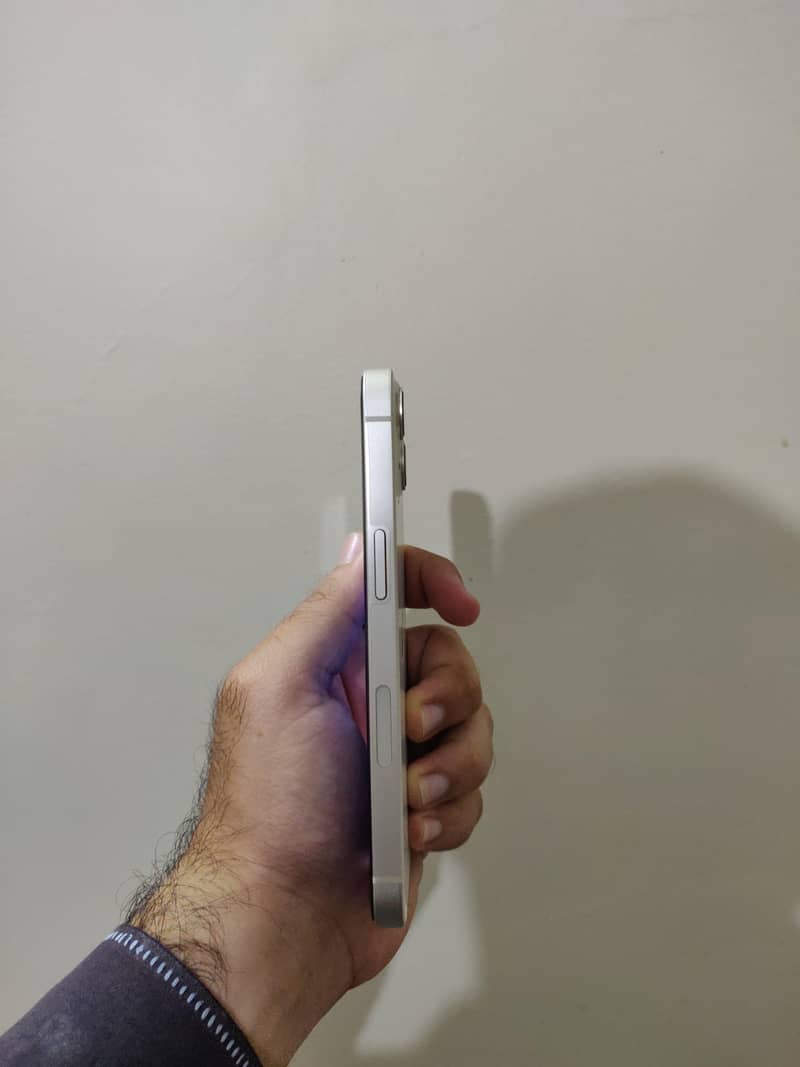 Apple iPhone 13 1