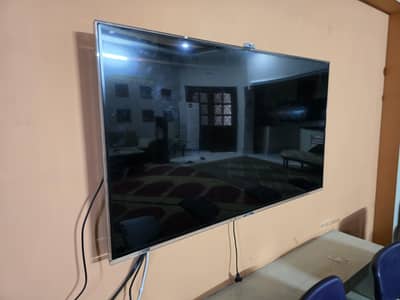 LCD haier android slight used for sale