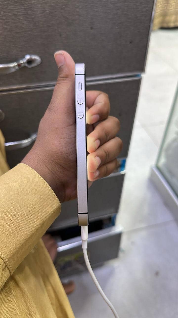 Apple iPhone SE 1