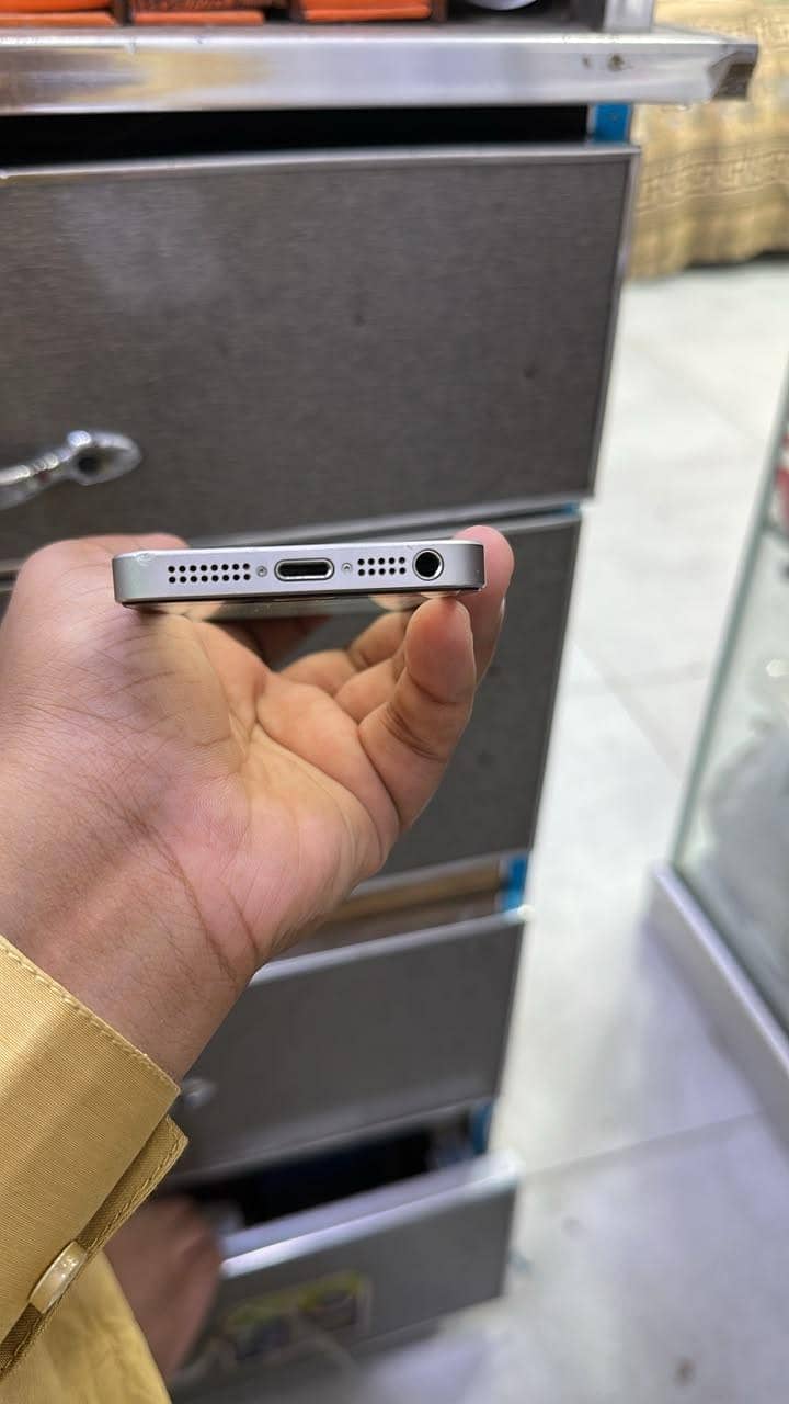 Apple iPhone SE 2