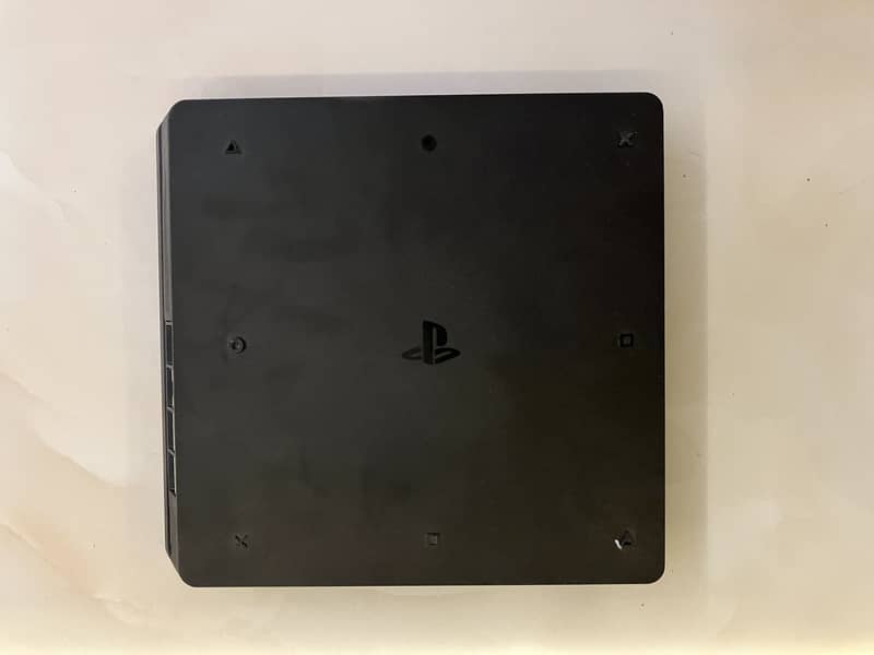 ps4 slim + original controller 1