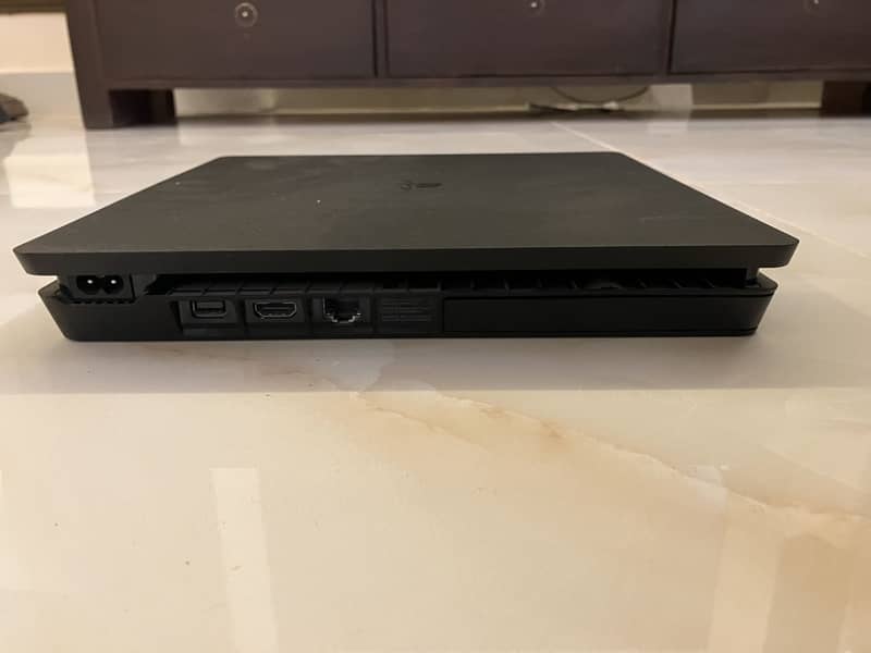 ps4 slim + original controller 2