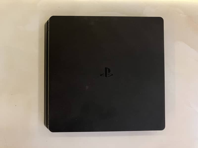 ps4 slim + original controller 3