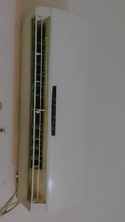 Good condition Gree ac original