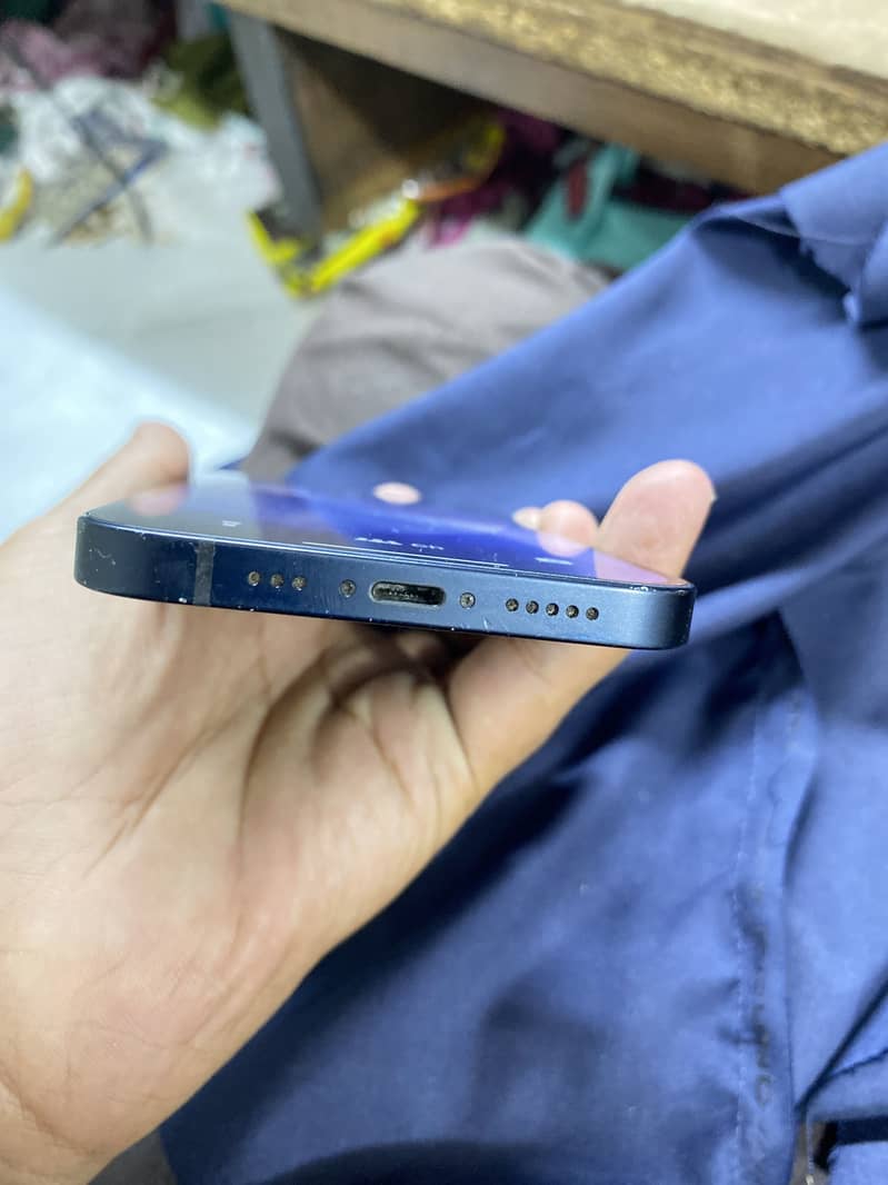 Apple iPhone 12 1