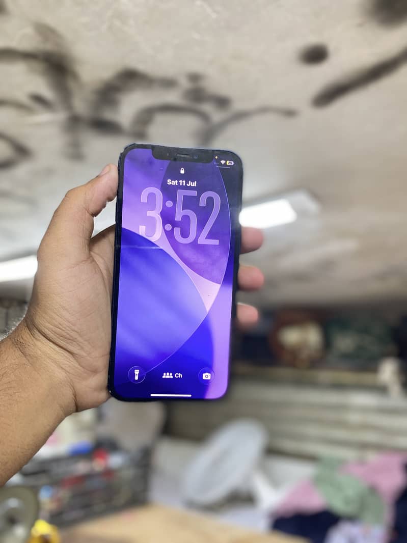 Apple iPhone 12 3