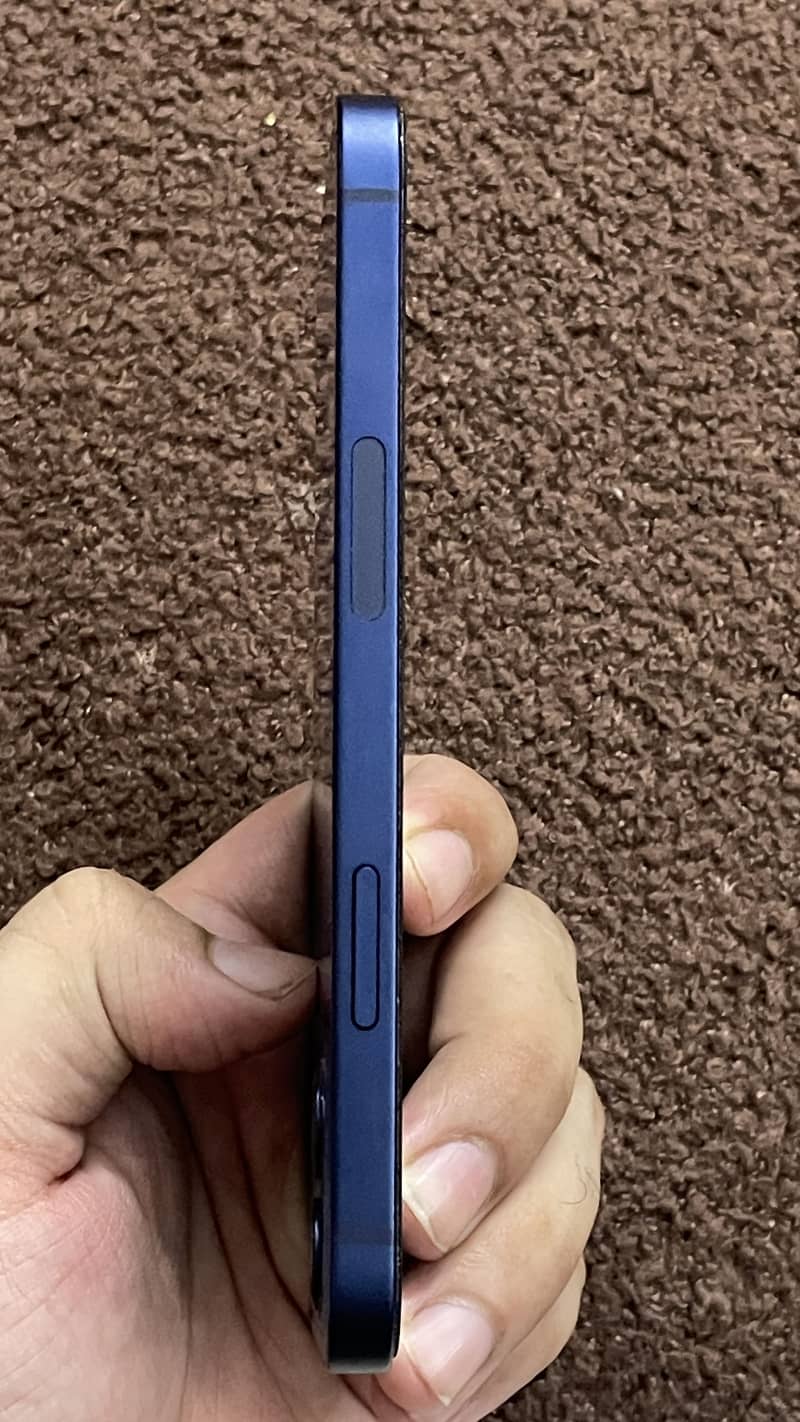 Apple iPhone 12 3