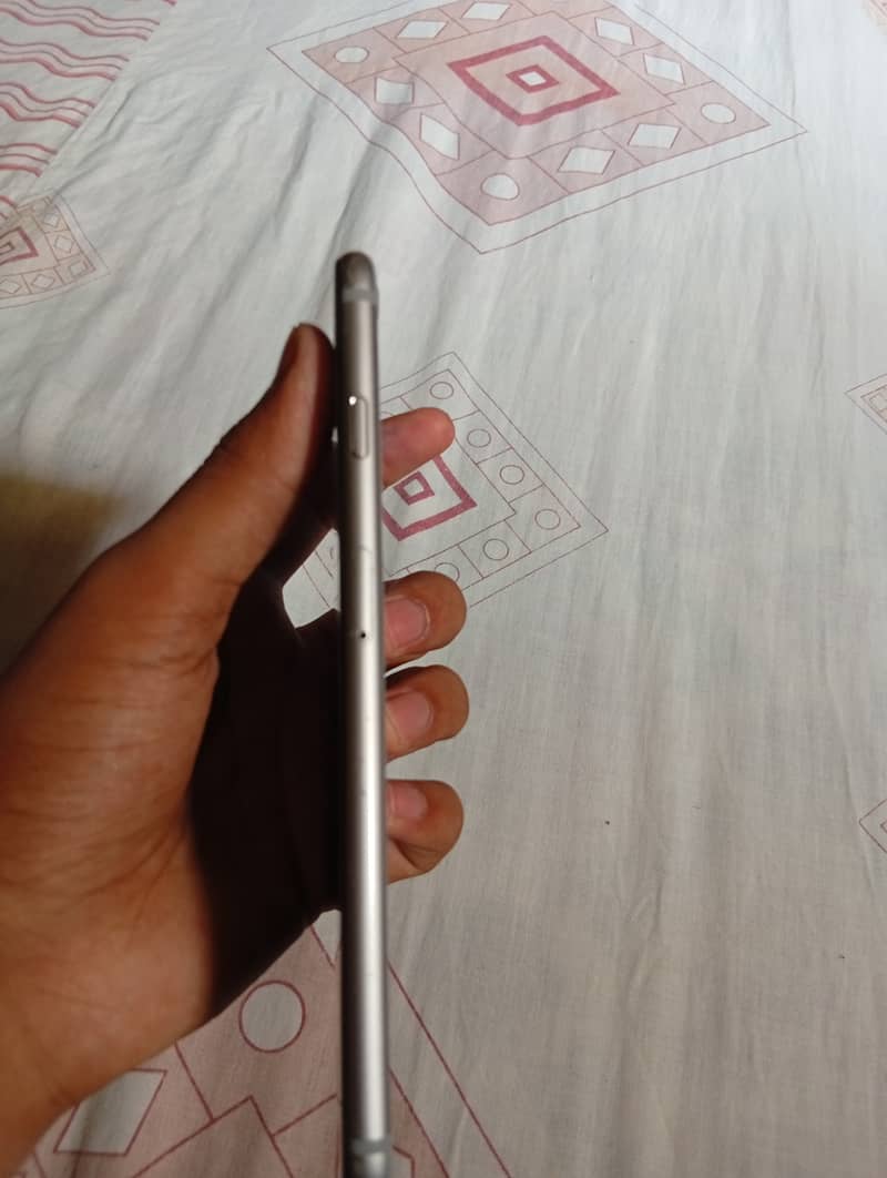 Apple iPhone 6S Plus 2