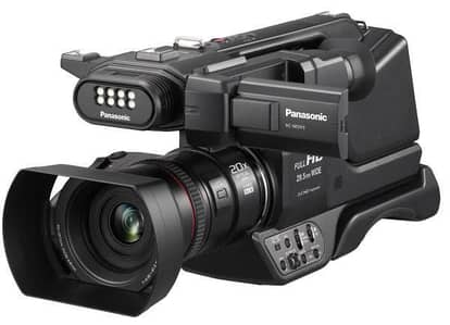 PANASONIC MDH3 CAM 8.10 CONDITION ORIG BATTRY AND CHARGER  URGENT SALE