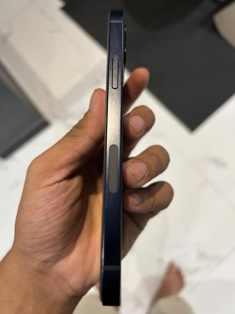 Apple iPhone 12 1