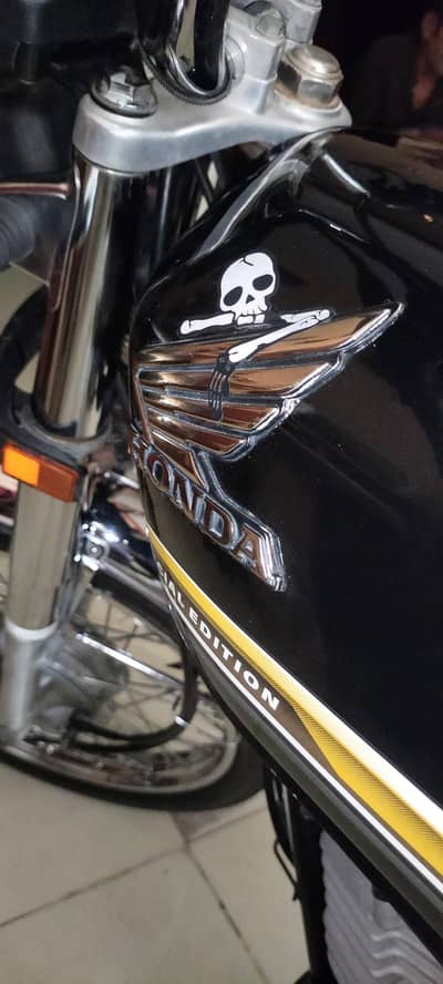 Honda CG 125 (Special Edition)(SE )( 5 Gears )( Self Start )