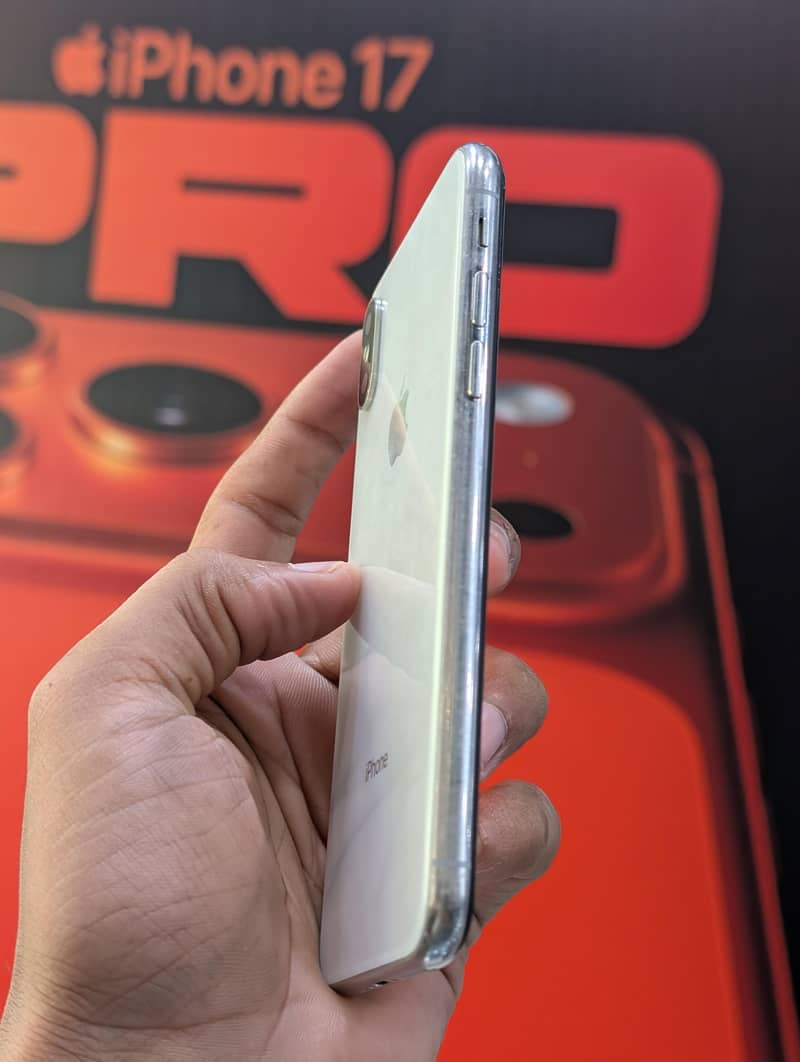 Apple iPhone X 2