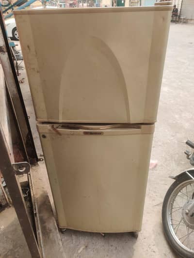 Dawlance fridge for sale
