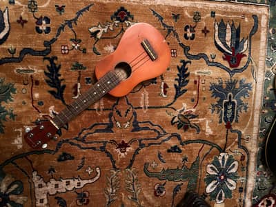 Used Guitar and ukele for Sale