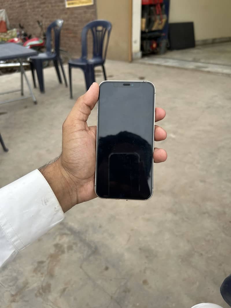Apple iPhone 12 Pro 2