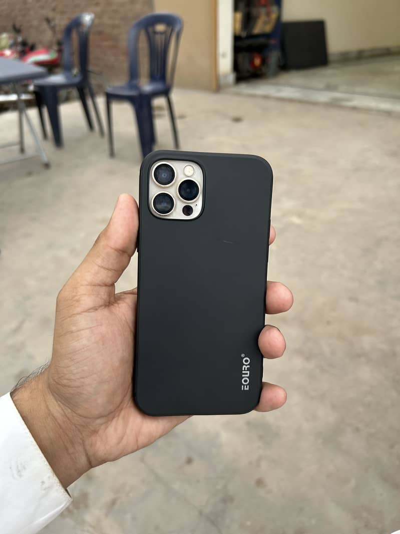 Apple iPhone 12 Pro 4