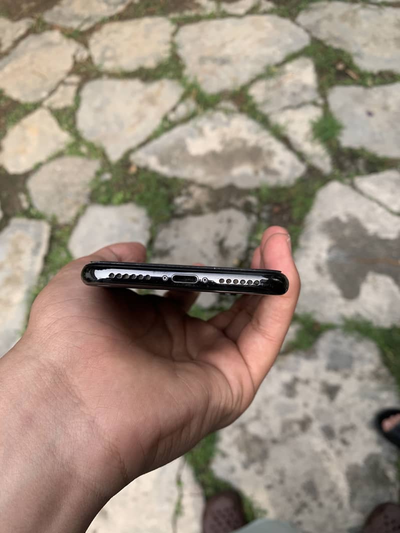 Apple iPhone X 6