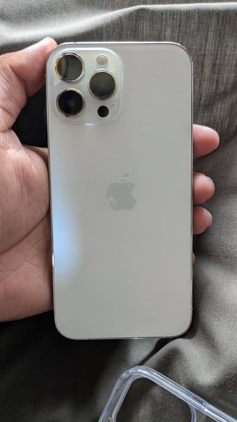 Apple iPhone 13 Pro Max 1