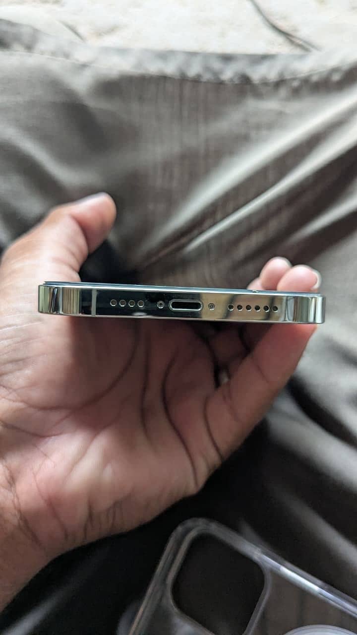 Apple iPhone 13 Pro Max 5