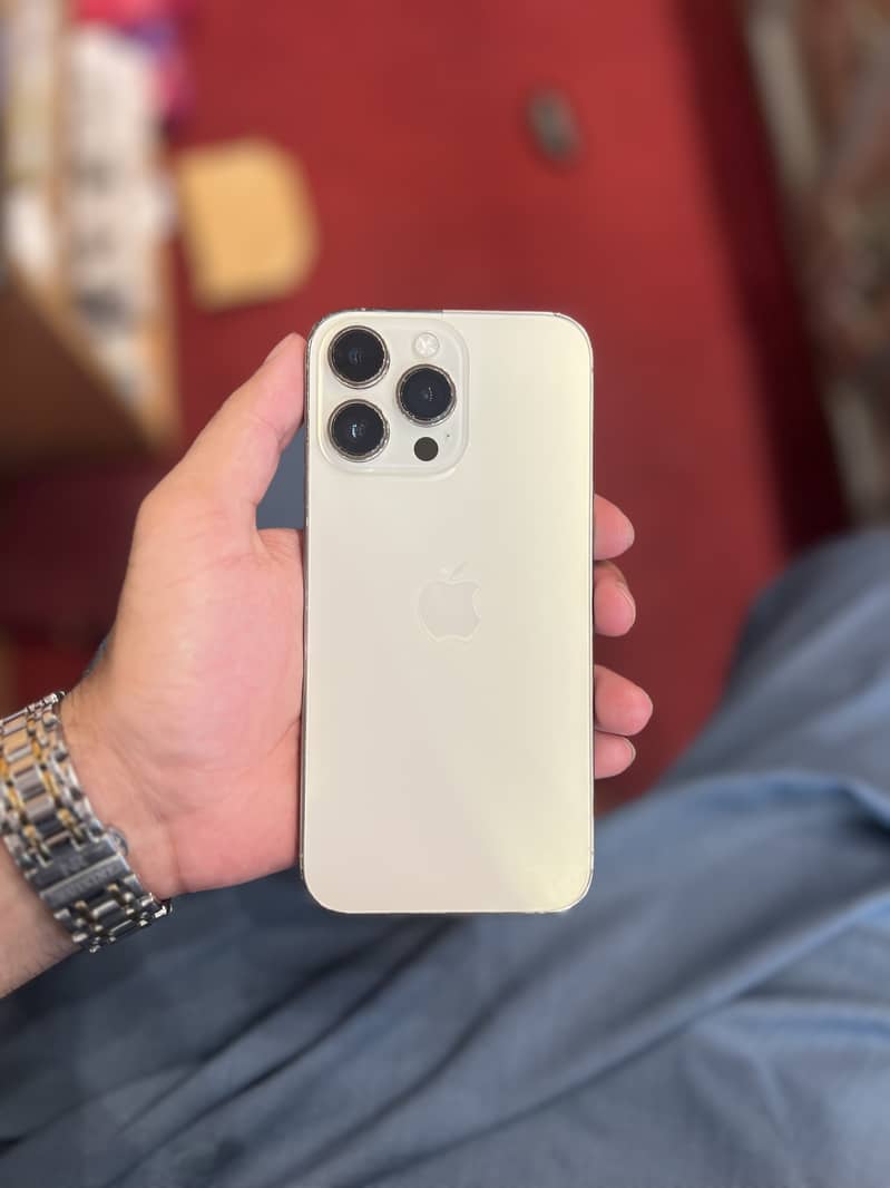 Apple iPhone 14 Pro Max 0